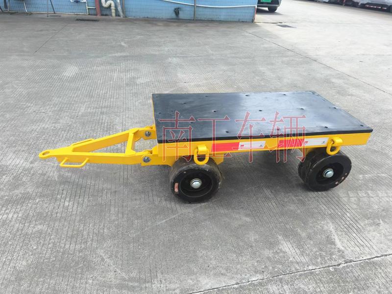 2吨小型星空体育登录入口(官方)网站/网页版登陆入口 带橡胶垫全挂车