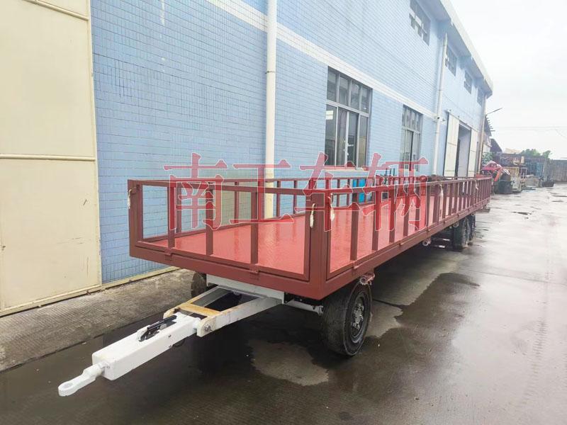 7吨星空体育登录入口(官方)网站/网页版登陆入口牵引工具拖车 带护栏减震刹车功能拖车